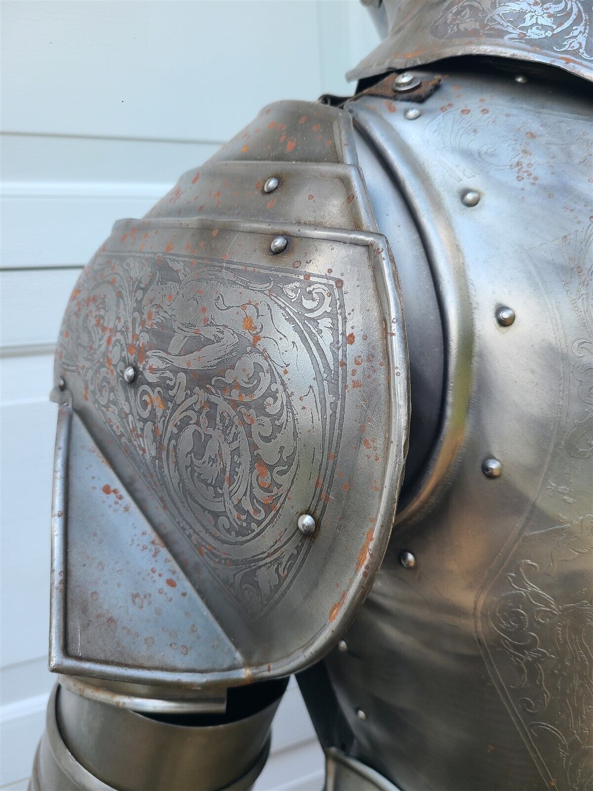 MEDIEVAL KNIGHT SUIT OF ARMOR REPLICA vintage