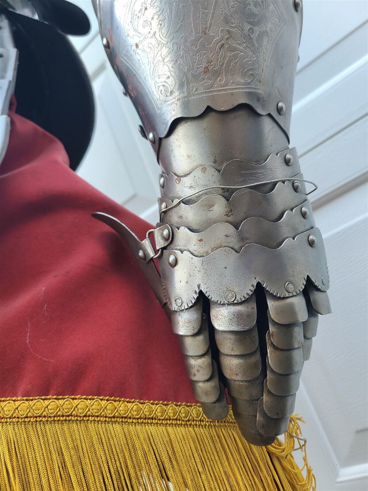 MEDIEVAL KNIGHT SUIT OF ARMOR REPLICA vintage