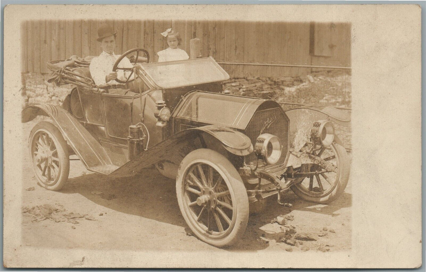 VINTAGE CAR FATHER & DAUGHTER ANTIQUE REAL PHOTO POSTCARD RPPC
