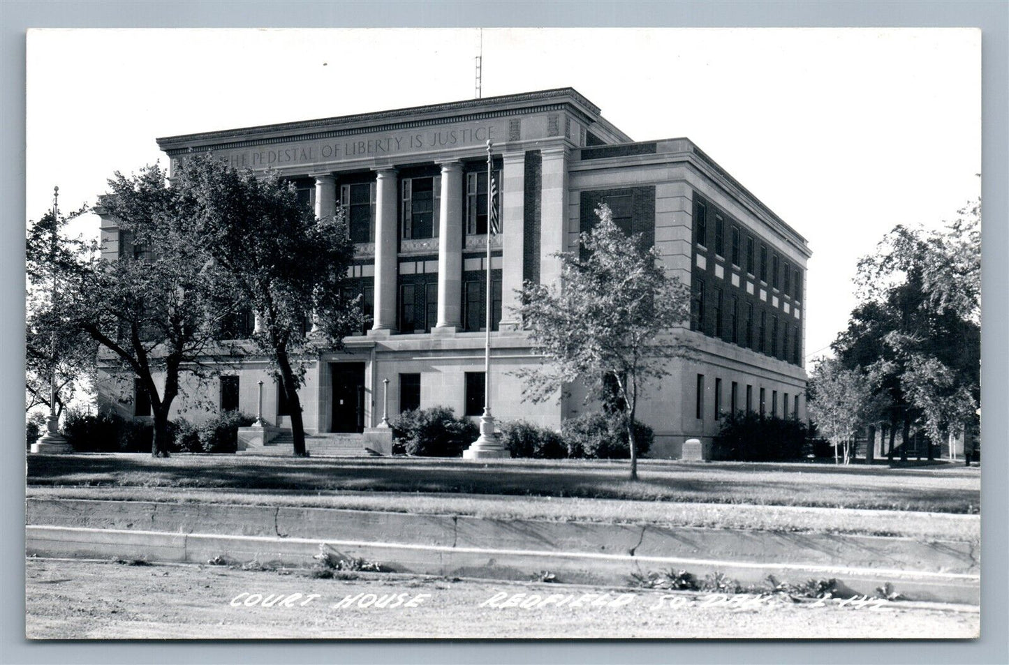 REDFIELD SD COURT HOUSE VINTAGE REAL PHOTO POSTCARD RPPC