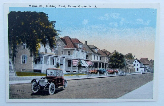 VINTAGE POSTCARD -  MAINE STREET LOOKING EAST PENNS GROVE NJ