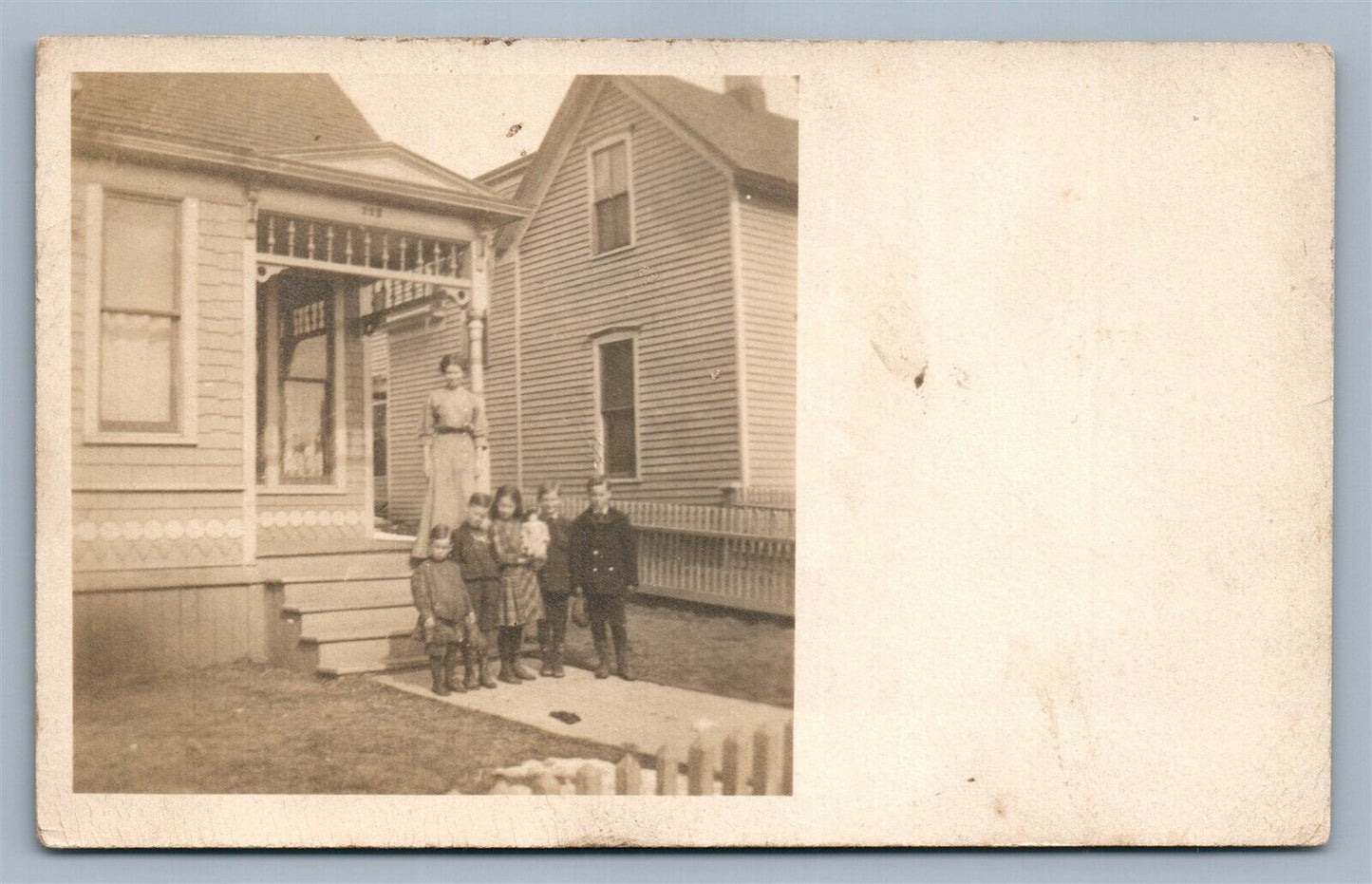 FAMILY w/ KIDS & DOLL ANTIQUE REAL PHOTO POSTCARD RPPC