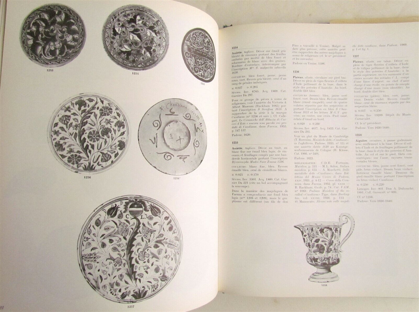 LES MAJOLIQUES DES MUSEES NATIONAUX MAJOLICA ILLUSTRATED ART & REFERENCE