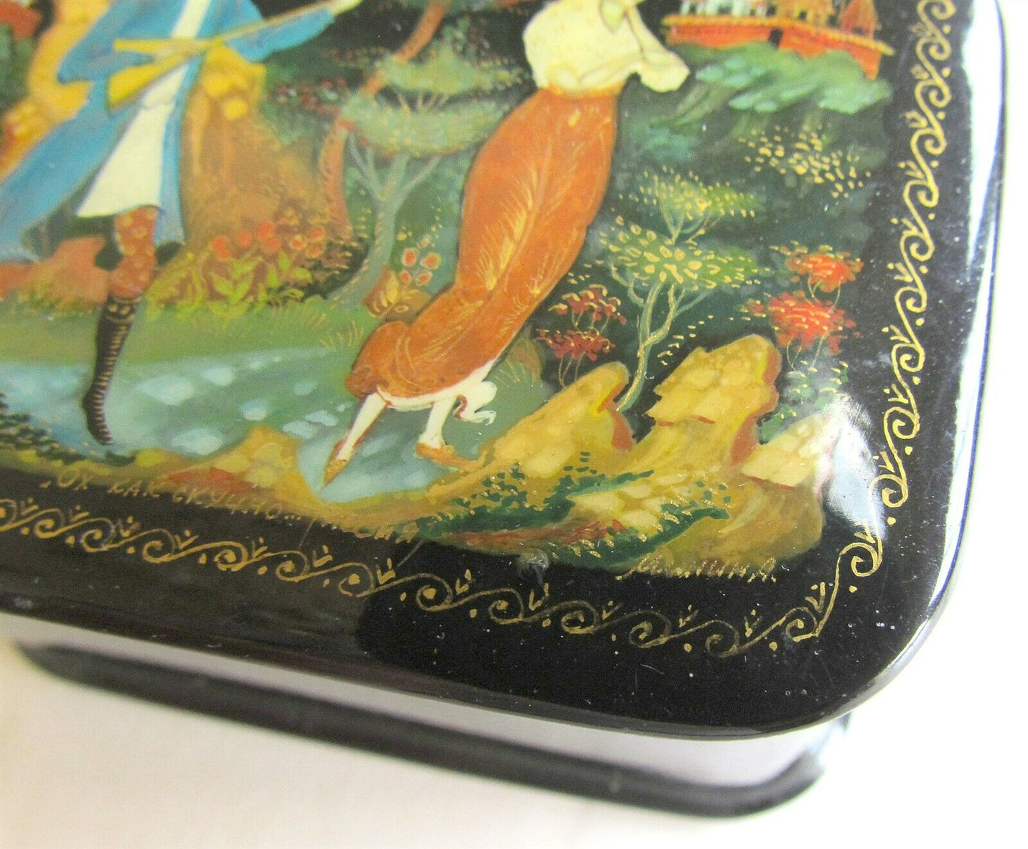 RUSSIAN PALEKH LACQUER BOX 1992 SIGNED BEAUTIFUL QUALITY