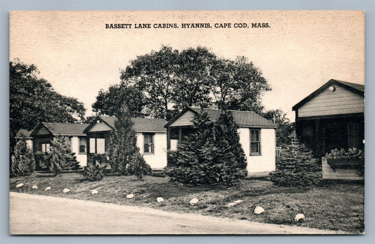 CAPE COD MA BASSETT LANE CABINS HYANNIS VINTAGE POSTCARD