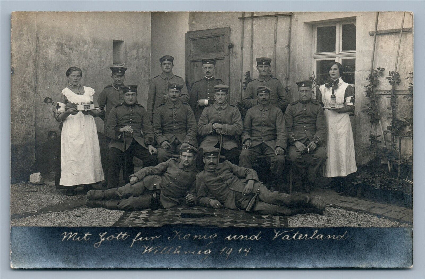 GERMAN RED CROSS NURSES w/ SOLDIERS 1914 WWI ANTIQUE REAL PHOTO POSTCARD RPPC