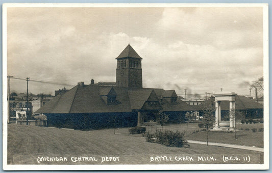 BATTLE CREEK MI RAILROAD TRAIN STATION RAILWAY ANTIQUE REAL PHOTO POSTCARD RPPC