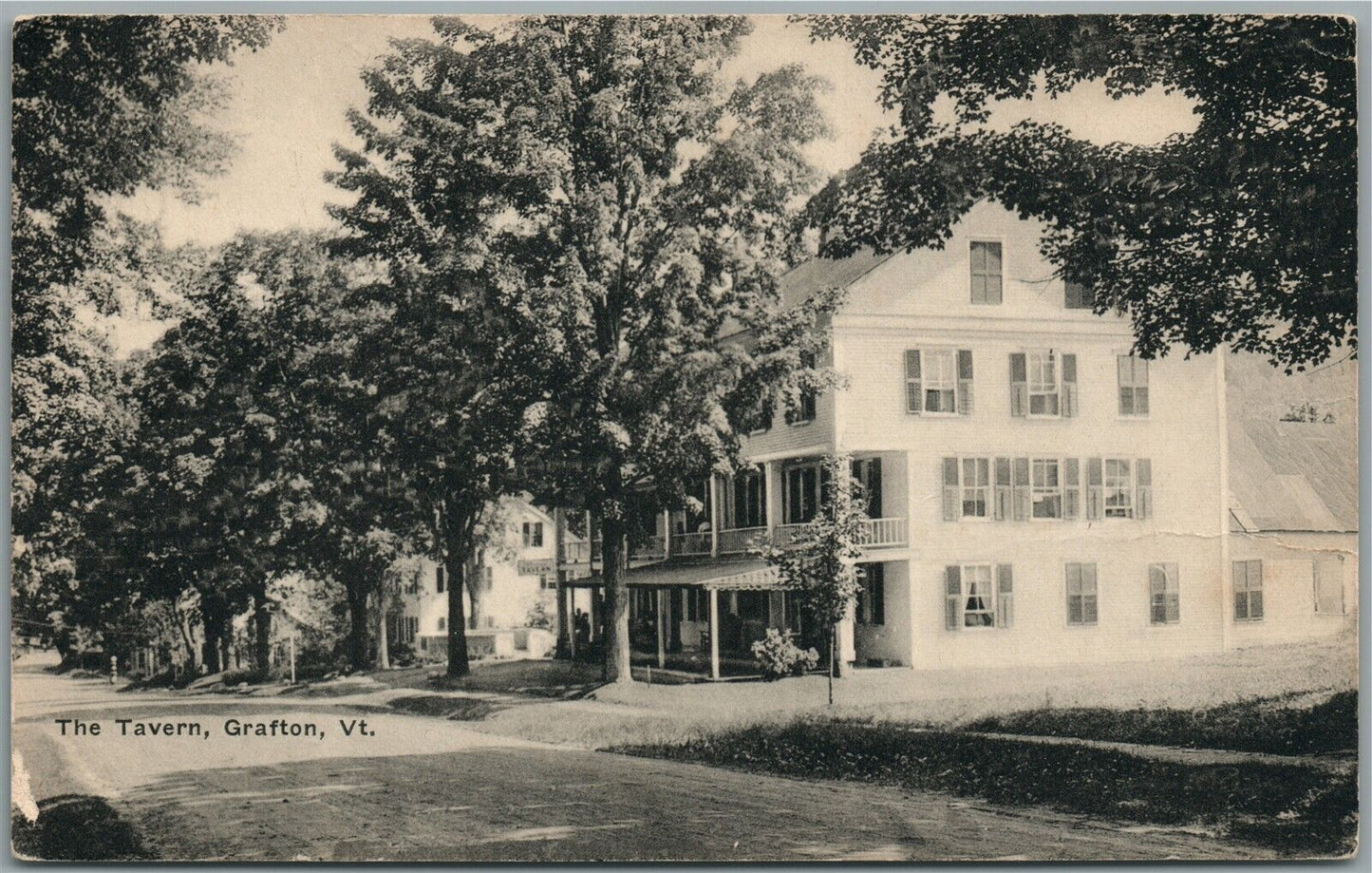 CRAFTON VT THE TAVERN VINTAGE POSTCARD