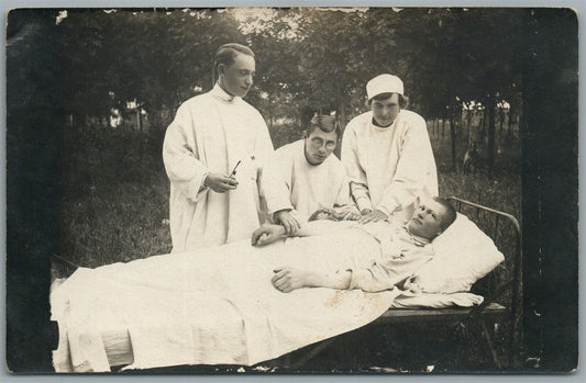 DOCTOR'S TRAINING ANTIQUE REAL PHOTO POSTCARD RPPC