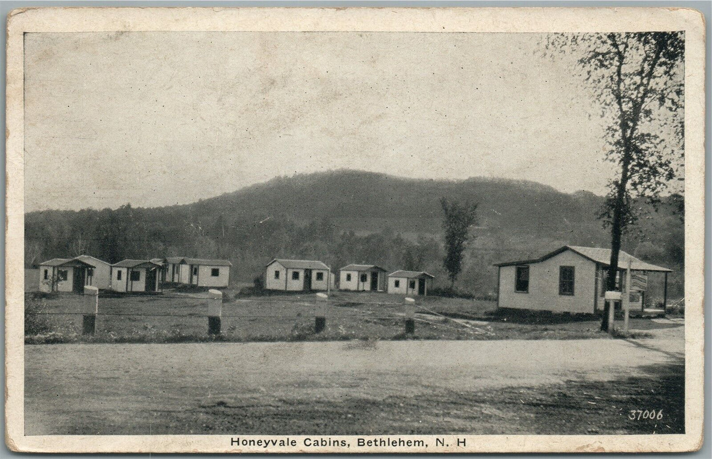 BETHLEHEM NH HONEYVALE CABINS ANTIQUE POSTCARD