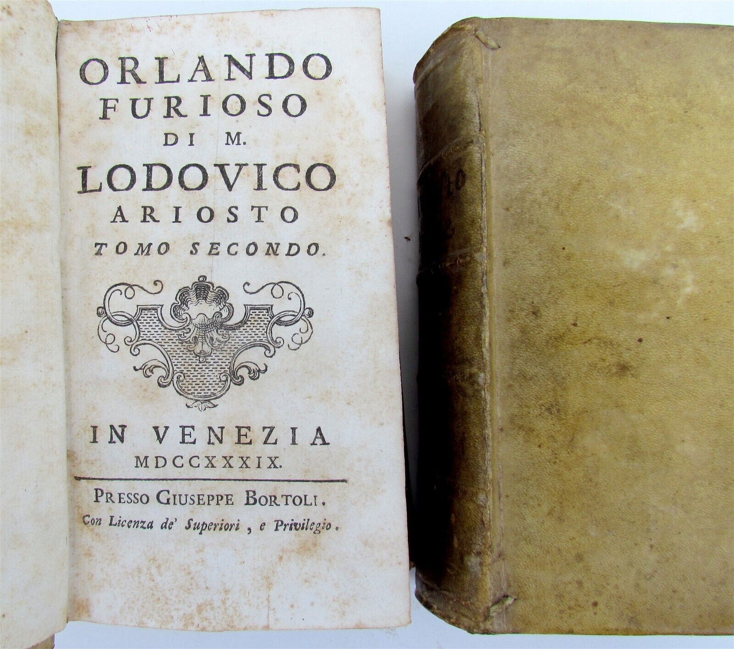 1739 ORLANDO FURIOSO di M.LODOVICO ARIOSTO 2 VOL. antique VELLUM bound POETRY