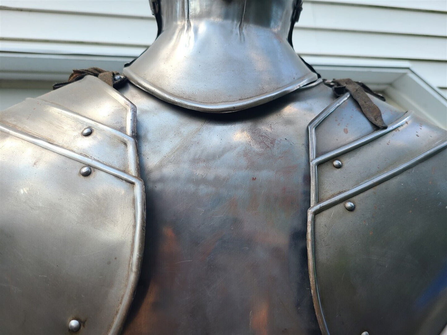 MEDIEVAL KNIGHT SUIT OF ARMOR REPLICA vintage