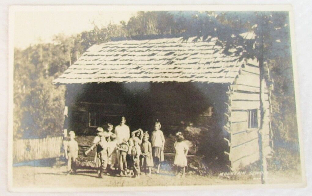 RPPC LARGE FAMILY AT THE HOUSE ANTIQUE REAL PHOTO POSTCARD
