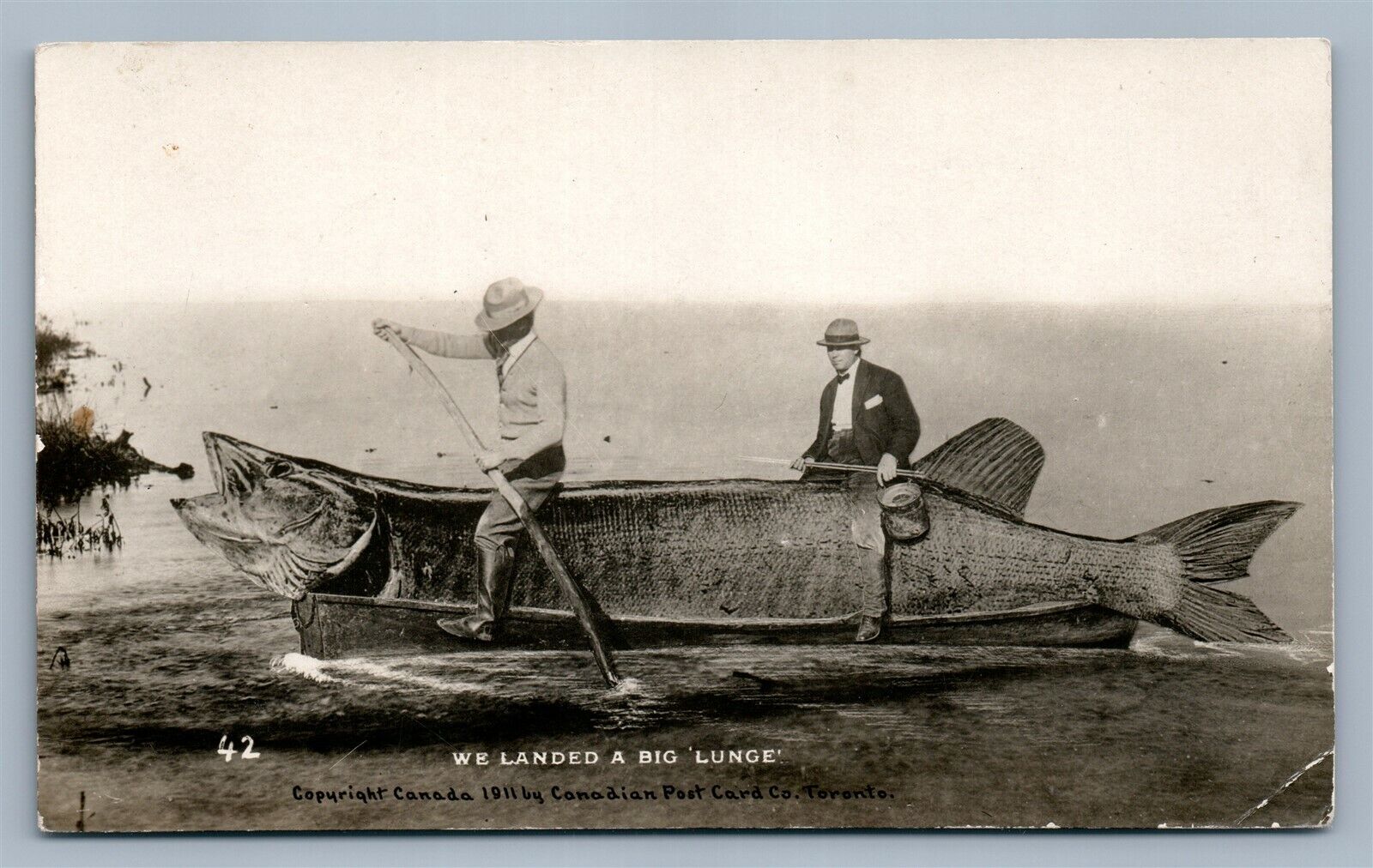 EXAGGERATED FISH CANADA ANTIQUE REAL PHOTO POSTCARD RPPC fishing – Motka