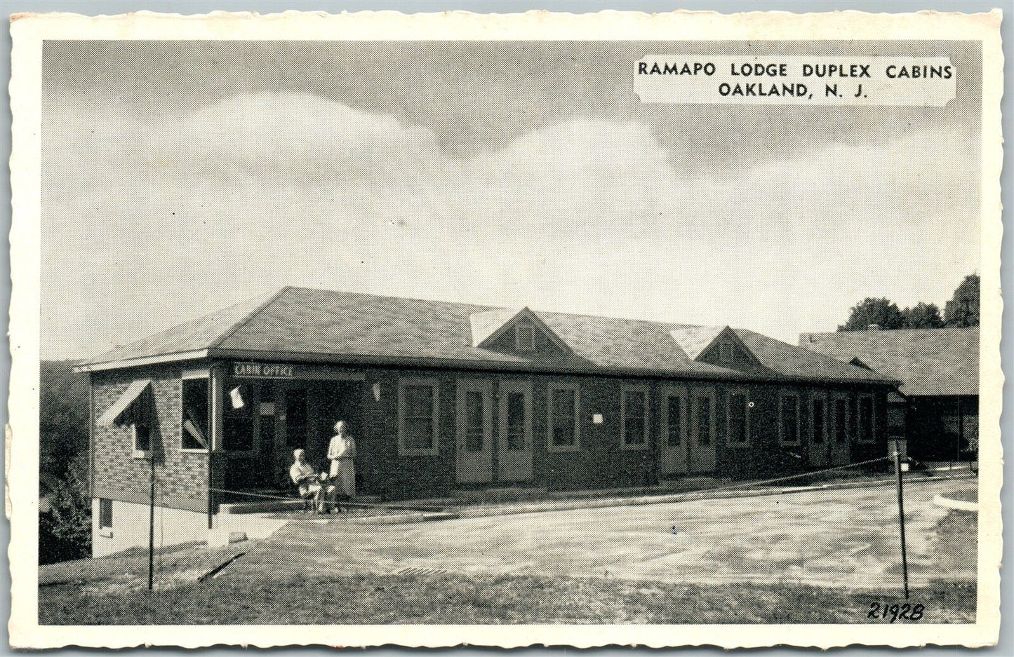 OAKLAND NJ RAMARO LODGE DUPLEX CABINS VINTAGE POSTCARD