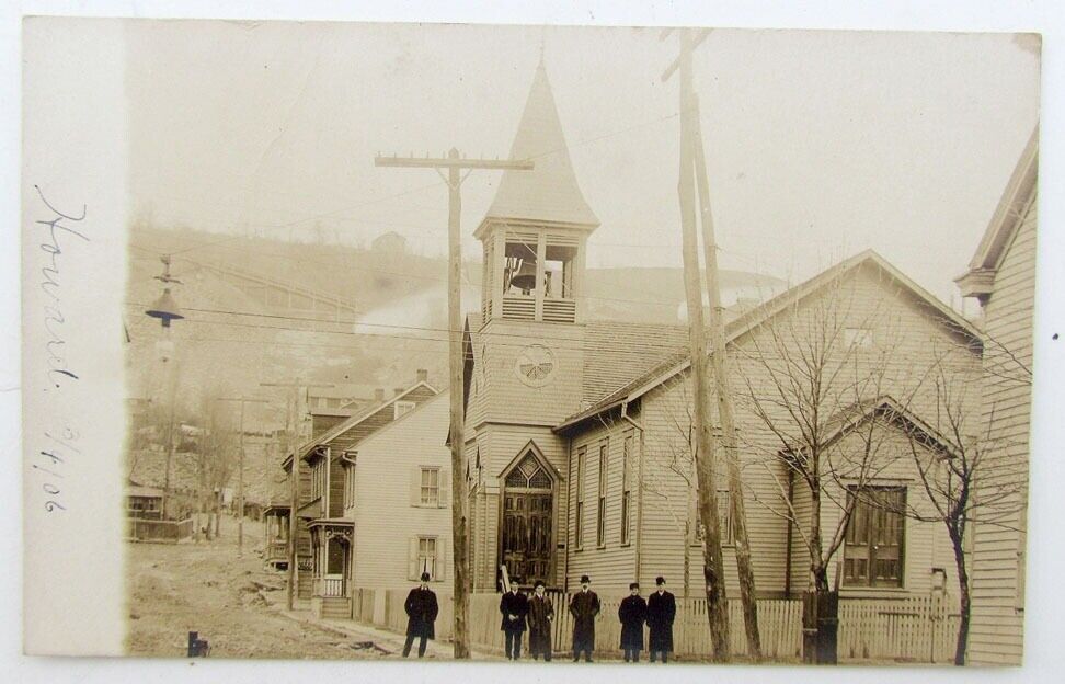 RPPC 1906 VINTAGE PHOTO POSTCARD - HOWARD TOWN or CITY... street scene