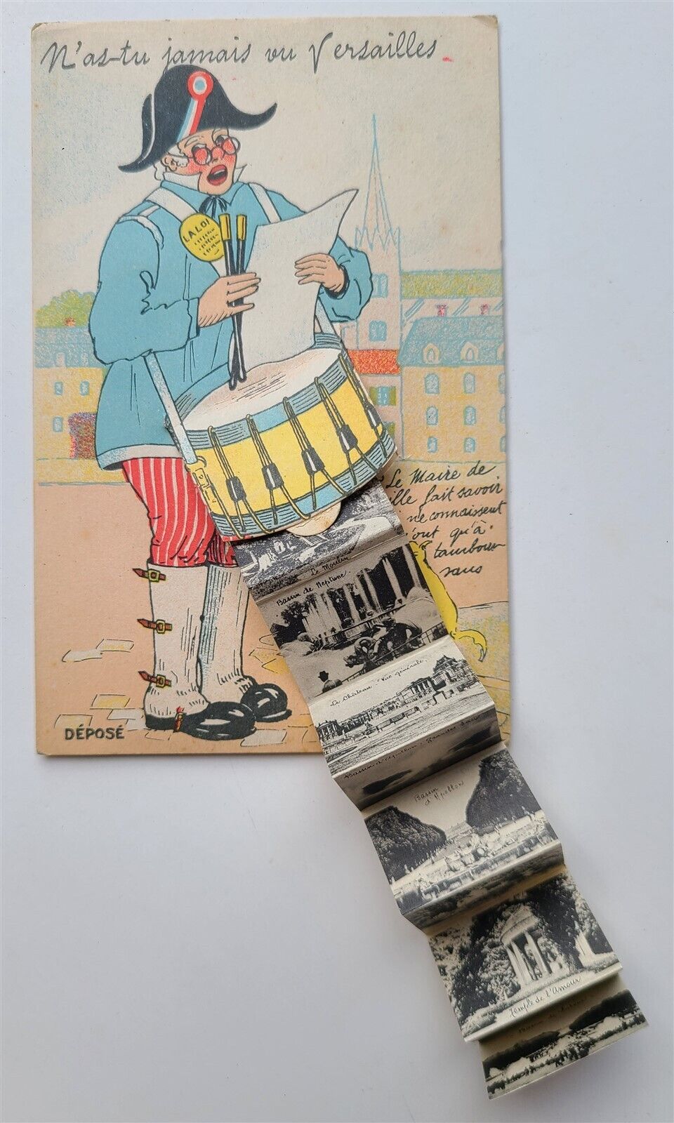 FRENCH COMIC POSTCARD w/ FOLDING MINIATURE VIEWS of VERSAILLES DRUMMER w/ DOG