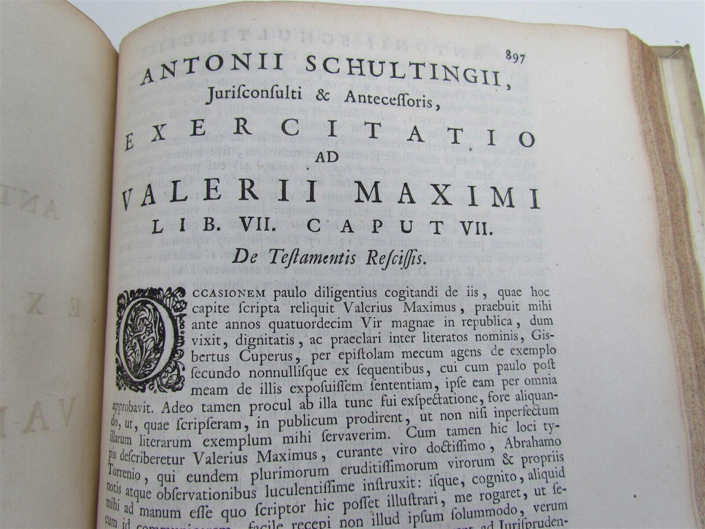 1726 FACTORUM DICTORUMQUE V. MAXIMUS ANTIQUE w/ HAGUE COAT OF ARMS VELLUM LATIN