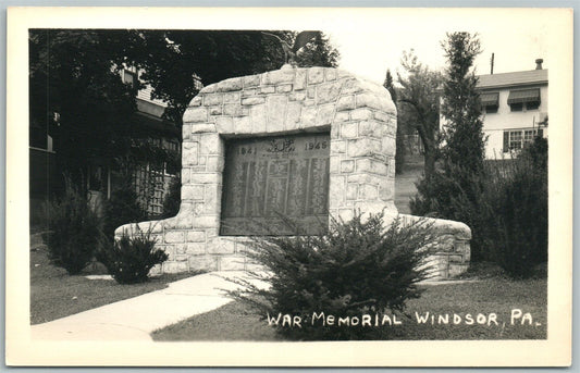 WINDSOR PA WAR MEMORIAL VINTAGE REAL PHOTO POSTCARD RPPC