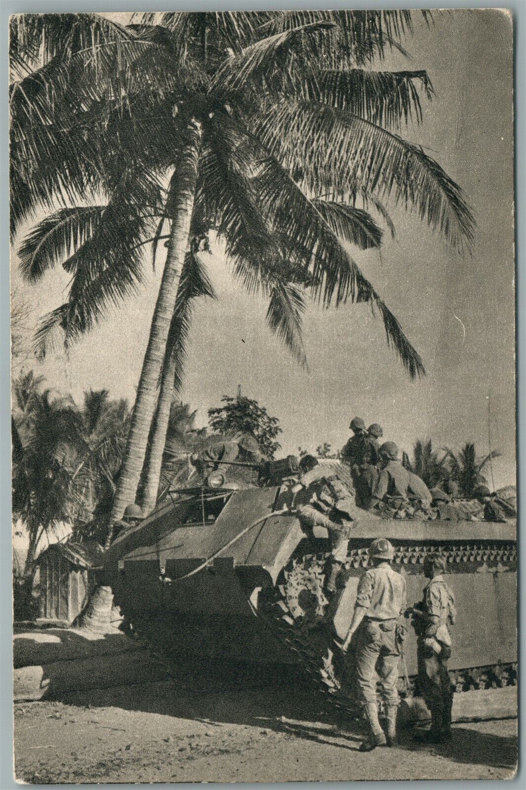 US MARINES WWII VINTAGE POSTCARD