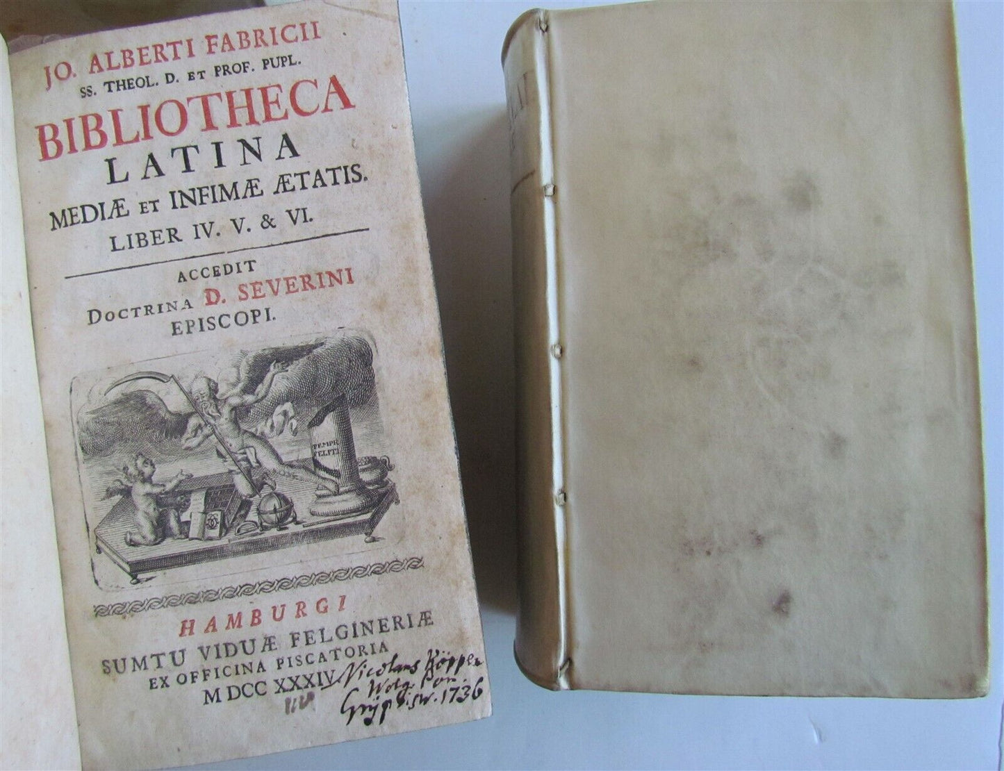 1734 6 VOLUMES Bibliotheca Latina mediae et infimae aetatis antique vellum