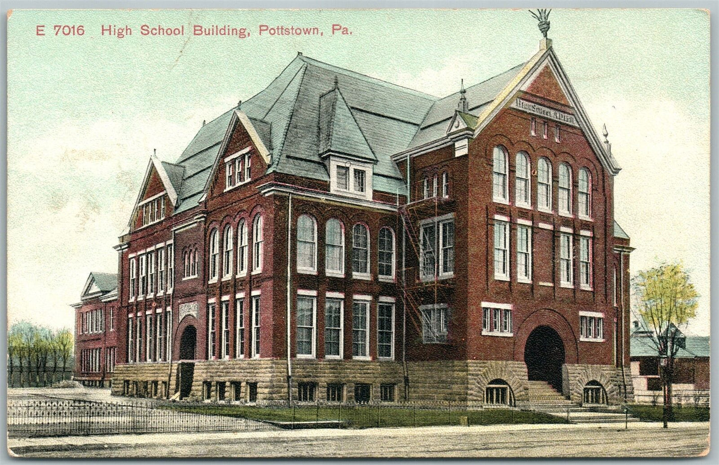 POTTSTOWN PA HIGH SCHOOL BUILDING ANTIQUE POSTCARD