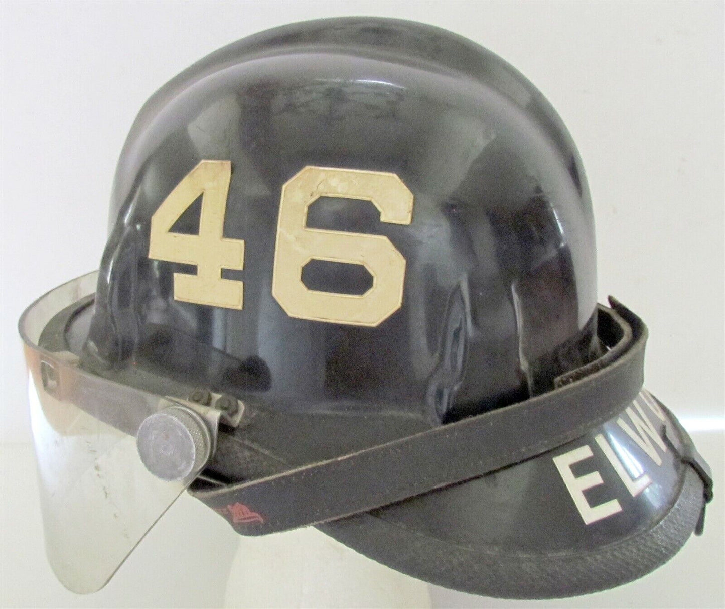 CAIRNS & BROTHER FIRE HELMET made in Clifton NJ belong to FEMALE CHIEF VINTAGE