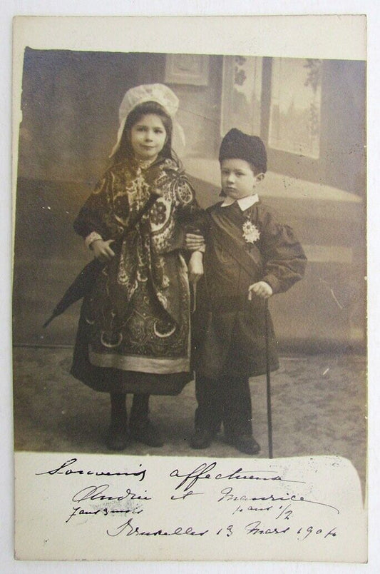 RPPC VINTAGE 1901 PHOTO POSTCARD - GIRL & BOY w/ MEDALS - BELGIAN NOBLES ?