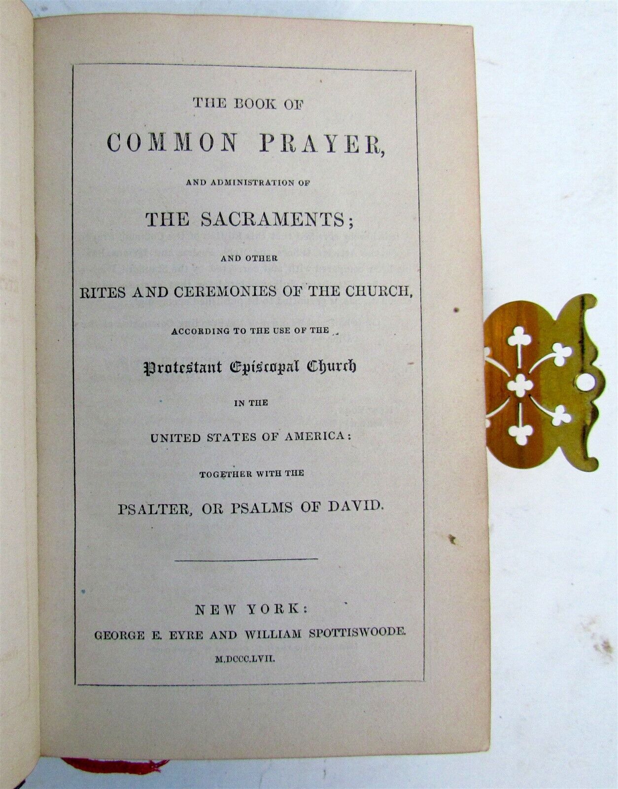 1857 COMMON PRAYER PROTESTANT CHURCH in of AMERICA w/ BRASS CLASP antique