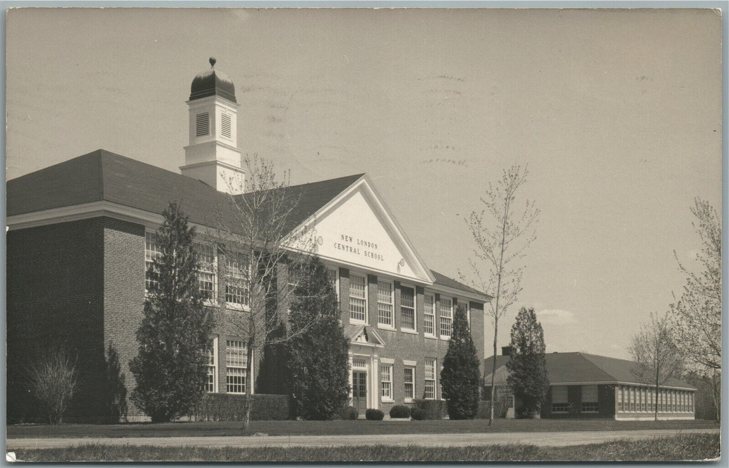 NEW LONDON CENTRAL SCHOOL NH VINTAGE REAL PHOTO POSTCARD RPPC