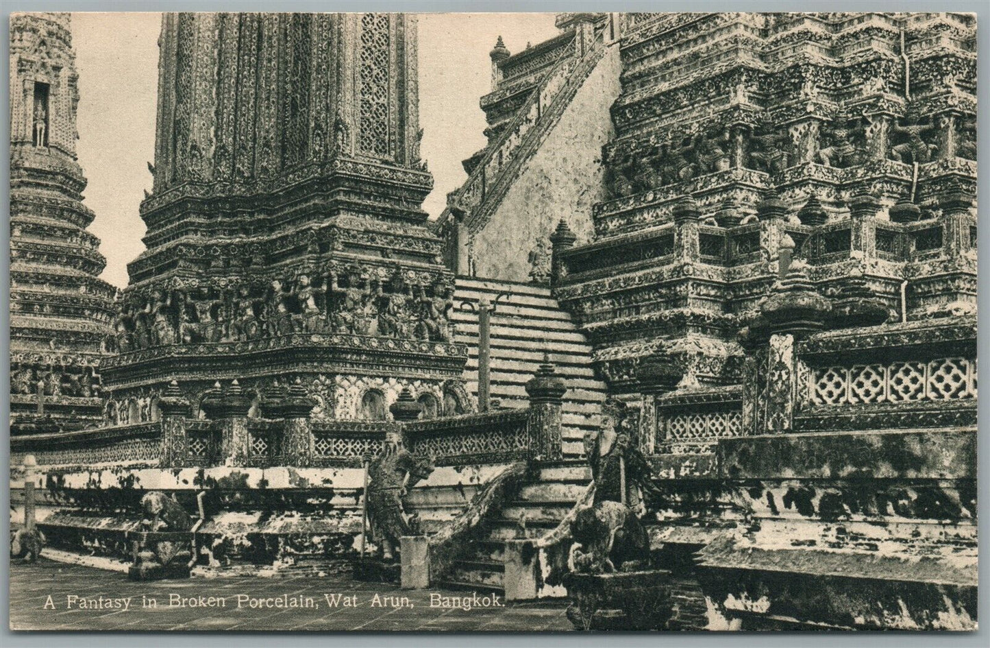 THAILAND BANGKOK WAT ARUN FANTASY IN BROKEN PORCELAIN ANTIQUE POSTCARD