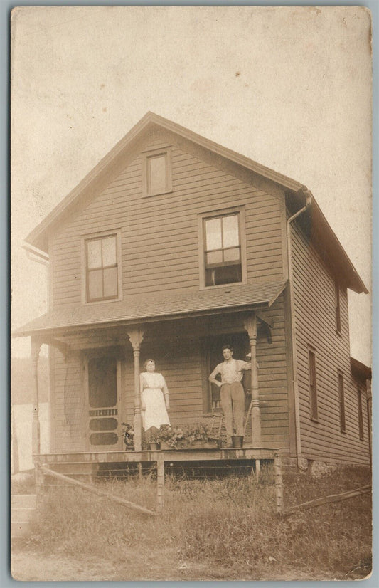 VILLAGE COUPLE AT HOME ANTIQUE REAL PHOTO POSTCARD RPPC