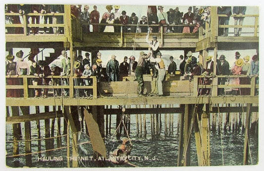 ANTIQUE 1907 POSTCARD HAULING THE NET ATLANTIC CITY N.J.