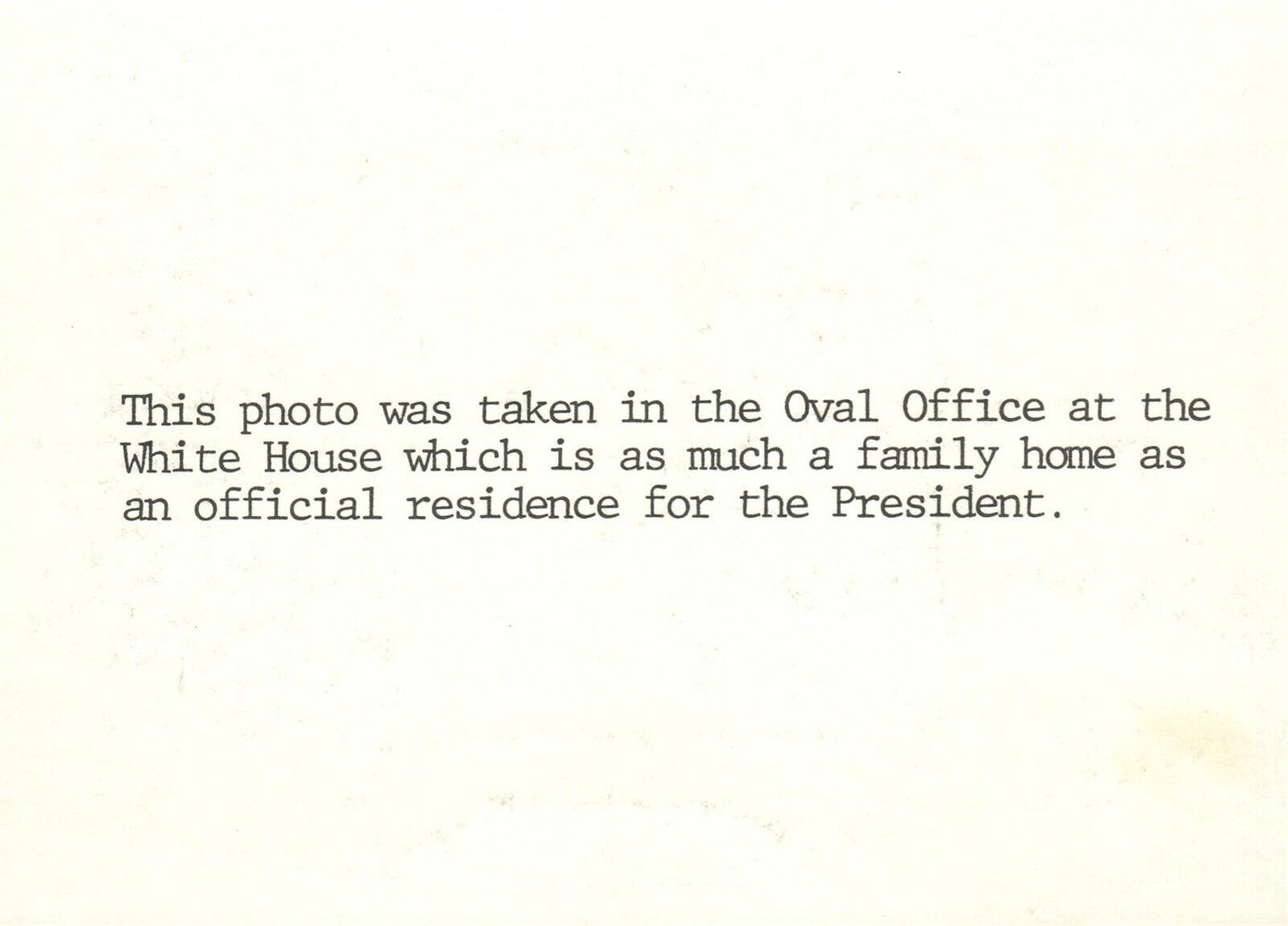 AMERICAN PRESIDENT GERALD FORD in OVAL OFFICE at WHITE HOUSE VINTAGE REAL PHOTO