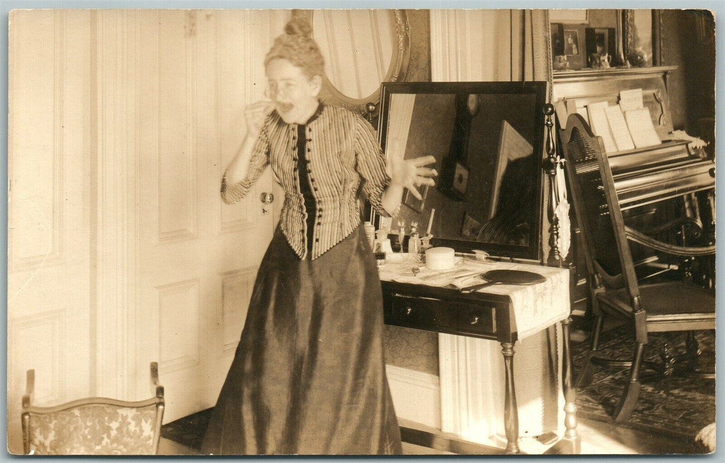 LADY IN DRESSING ROOM ANTIQUE REAL PHOTO POSTCARD RPPC