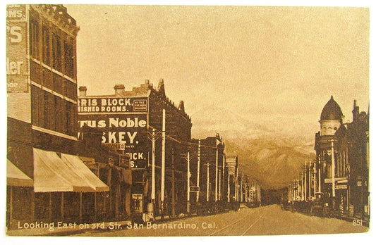 VINTAGE UNUSED POSTCARD LOOKING EAST ON 3rd STREET SAN BERNARDINO CA