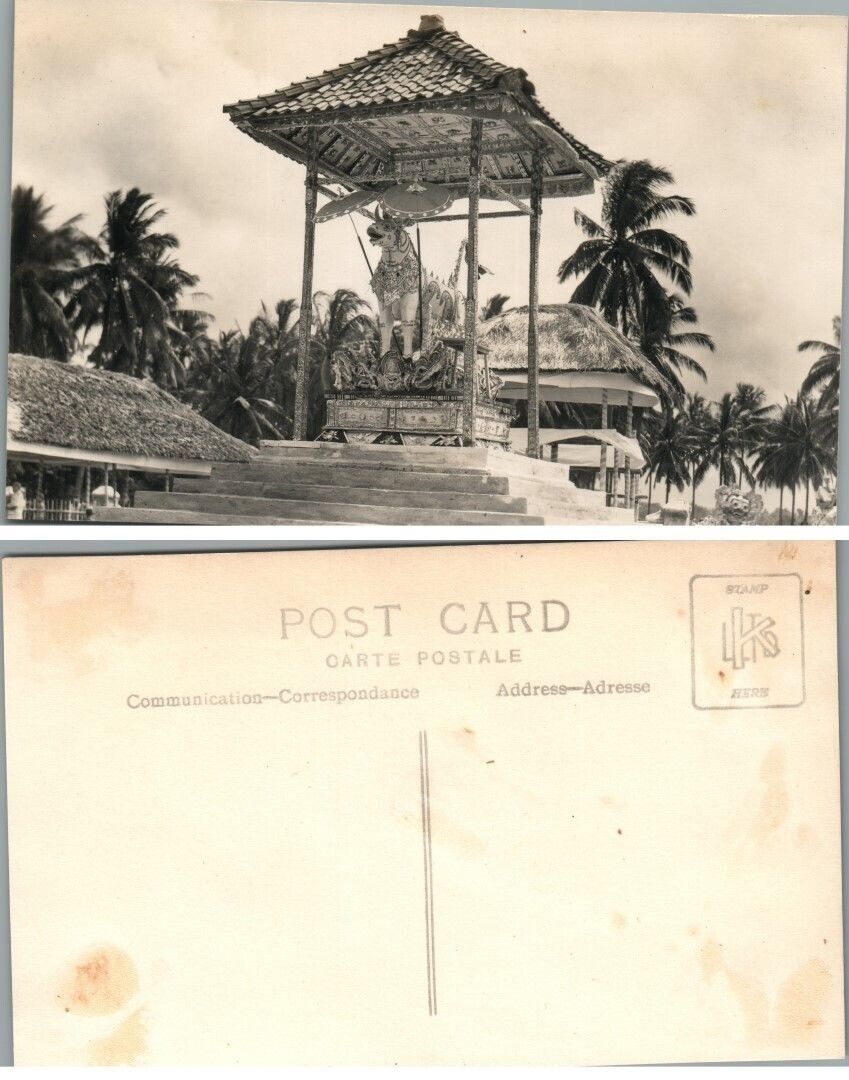 RPPC VINTAGE INDIA (?) REAL PHOTO POSTCARD - COW TEMPLE