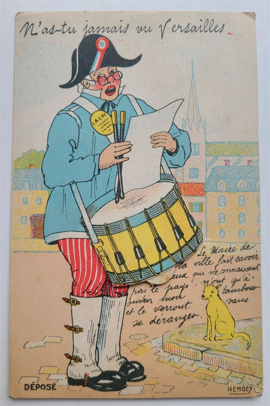 FRENCH COMIC POSTCARD w/ FOLDING MINIATURE VIEWS of VERSAILLES DRUMMER w/ DOG
