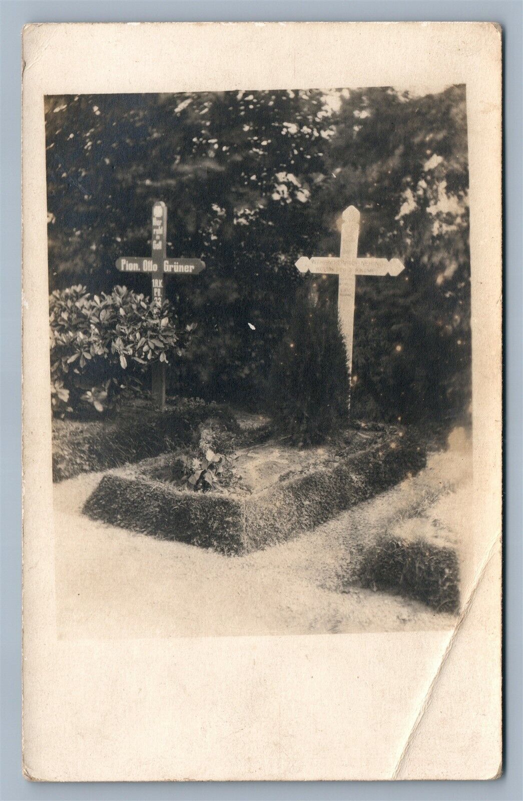 GERMAN CEMETERY ANTIQUE REAL PHOTO POSTCARD RPPC