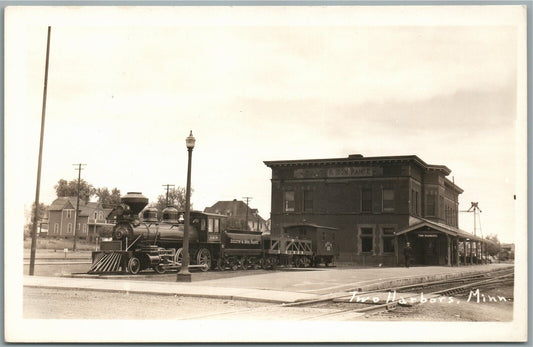 TWO HARBORS MN RAILROAD STATION RAILWAY DEPOT VINTAGE REAL PHOTO POSTCARD RPPC