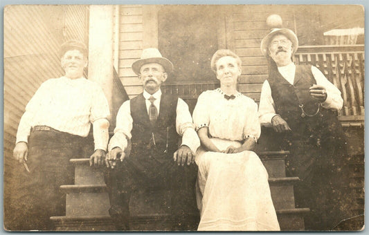 FAMILY GROUP ANTIQUE REAL PHOTO POSTCARD RPPC