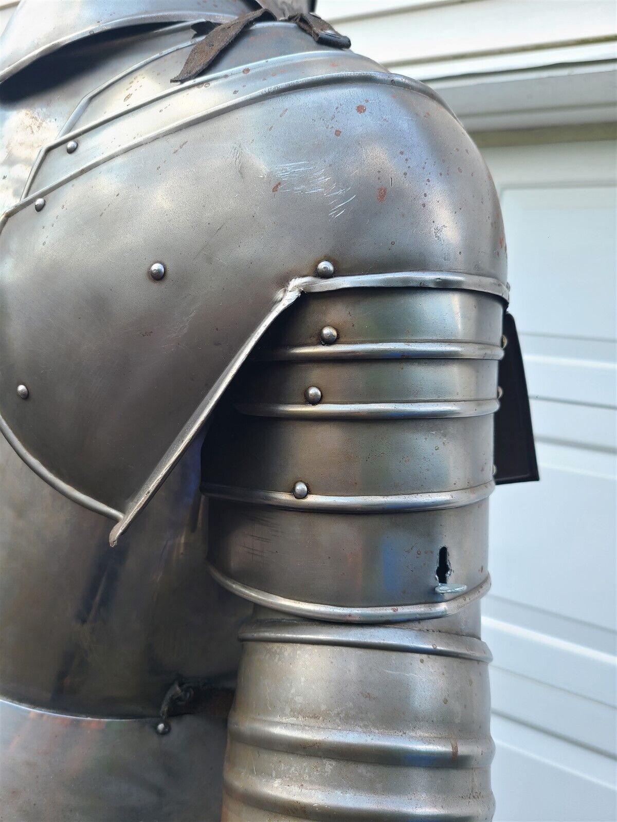 MEDIEVAL KNIGHT SUIT OF ARMOR REPLICA vintage