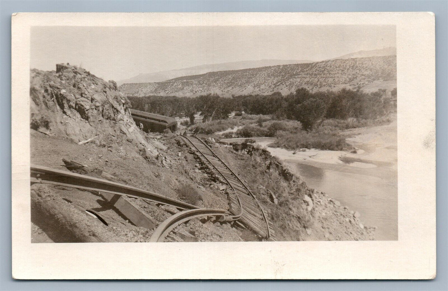 TRAIN WRECK RAILWAY RAILROAD ANTIQUE REAL PHOTO POSTCARD RPPC