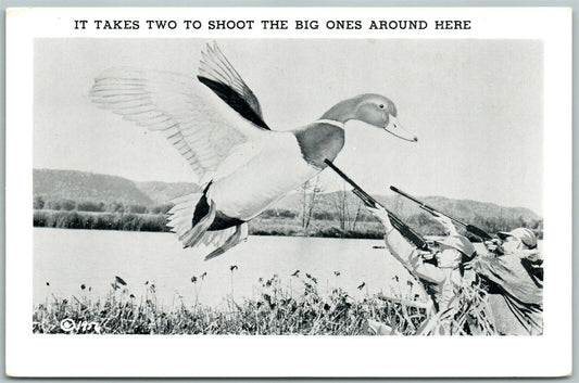 EXAGGERATED DUCK HUNTING VINTAGE POSTCARD