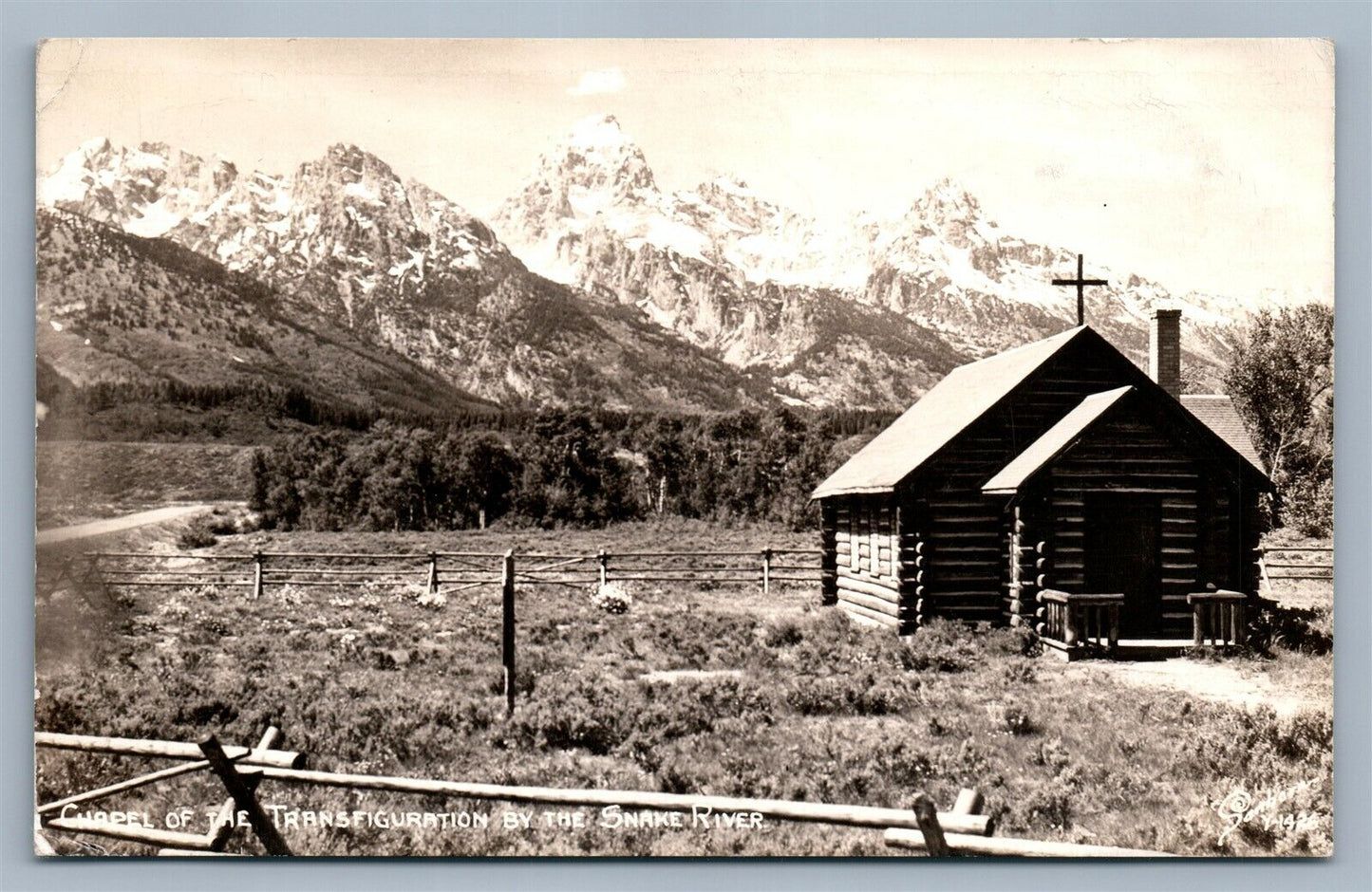 MOOSE WY CHAPEL OF TRANSFIGURATION SNAKE RIVER VINTAGE REAL PHOTO POSTCARD RPPC