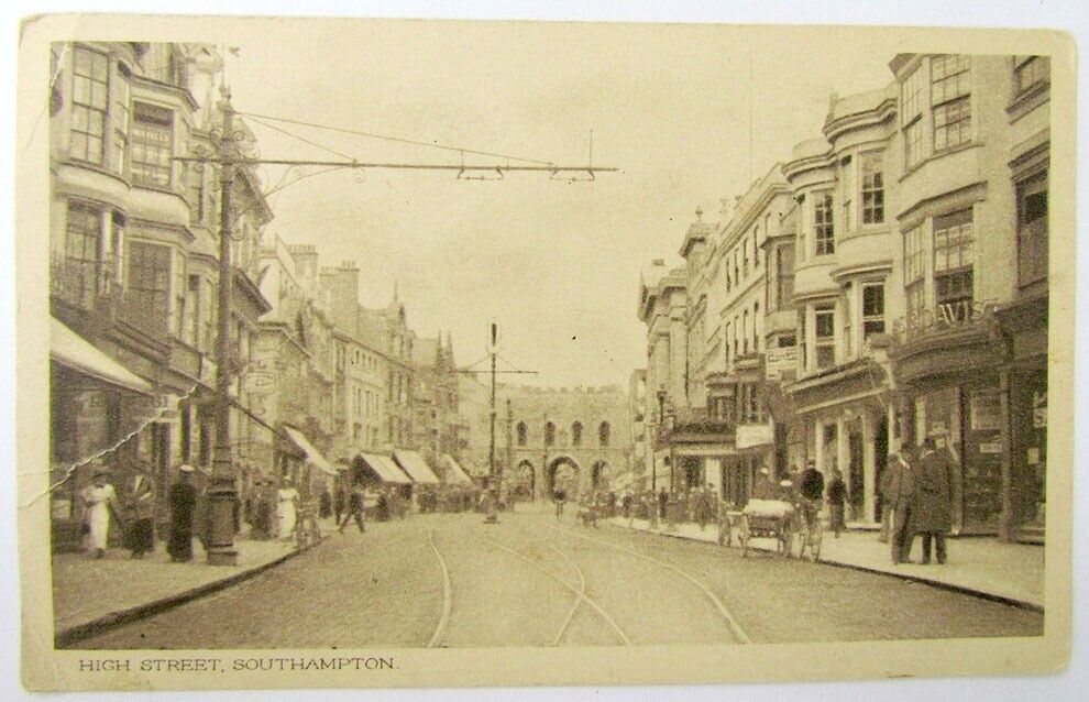 ANTIQUE BRITISH POSTCARD - HIGH STREET SOUTHAMPTON UK