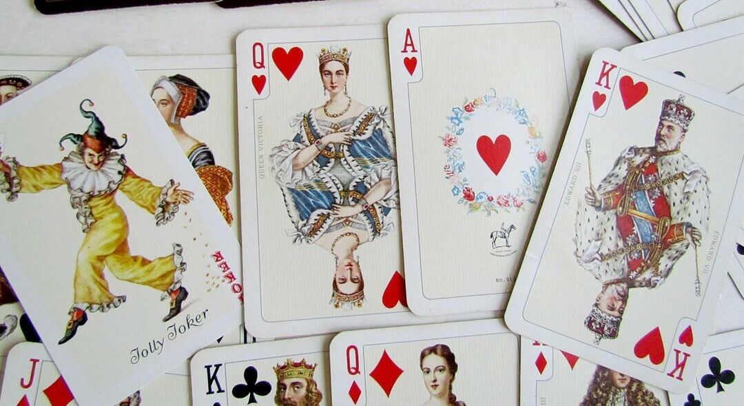 VINTAGE DECK OF PIATNIK AUSTRIAN PLAYING CARDS EUROPEAN ROYALTY & NOBLES DESIGN