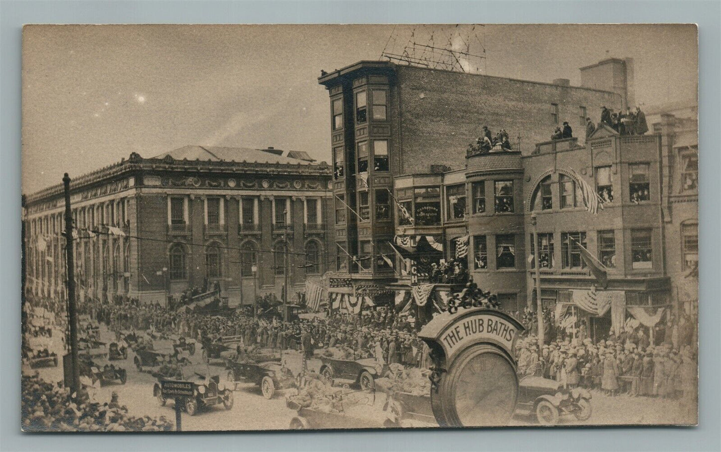 CAR PADADE STREET SCENE New York (?) ANTIQUE REAL PHOTO POSTCARD RPPC