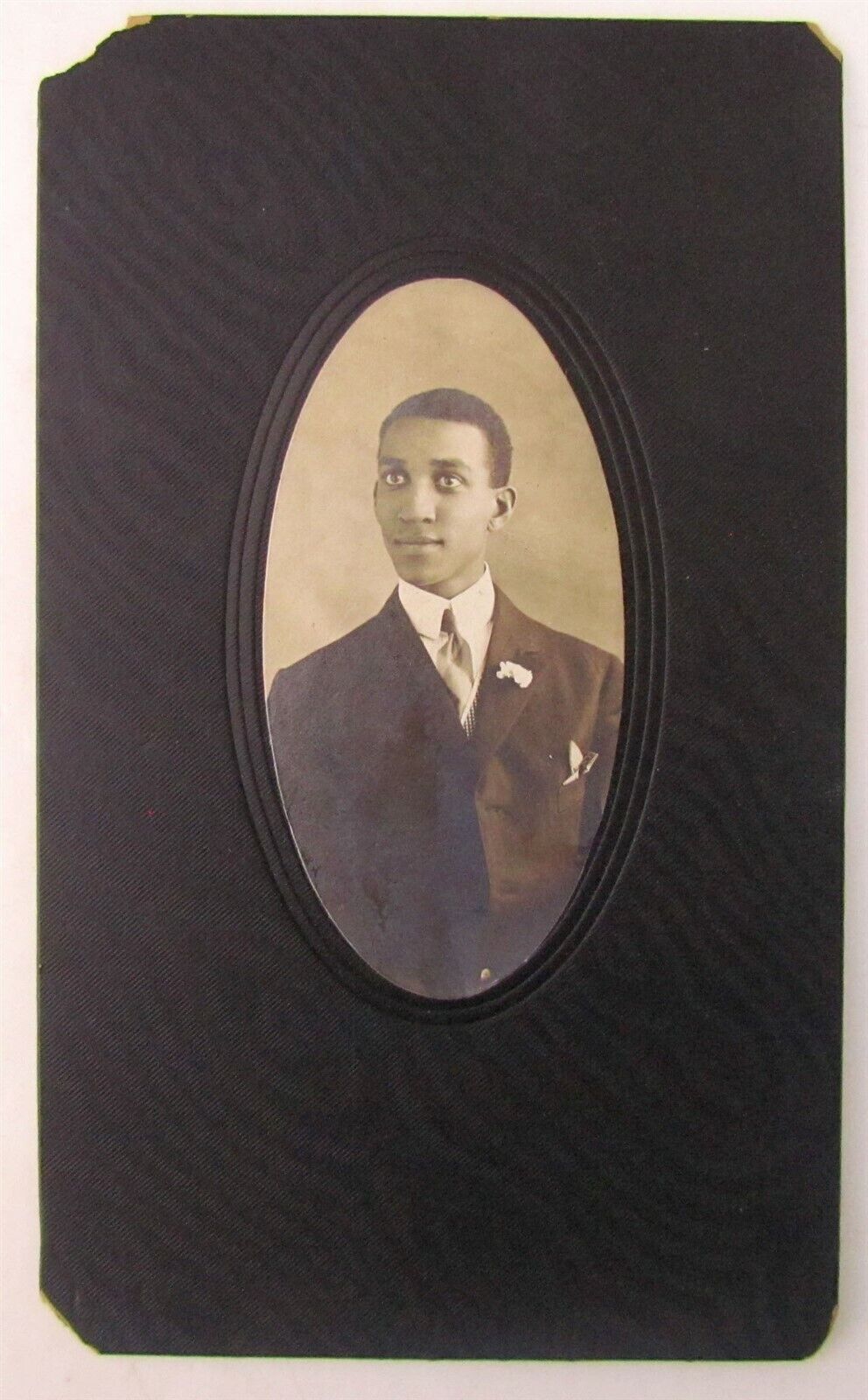 BLACK AMERICANA YOUNG MAN in NICE SUIT ANTIQUE PHOTO