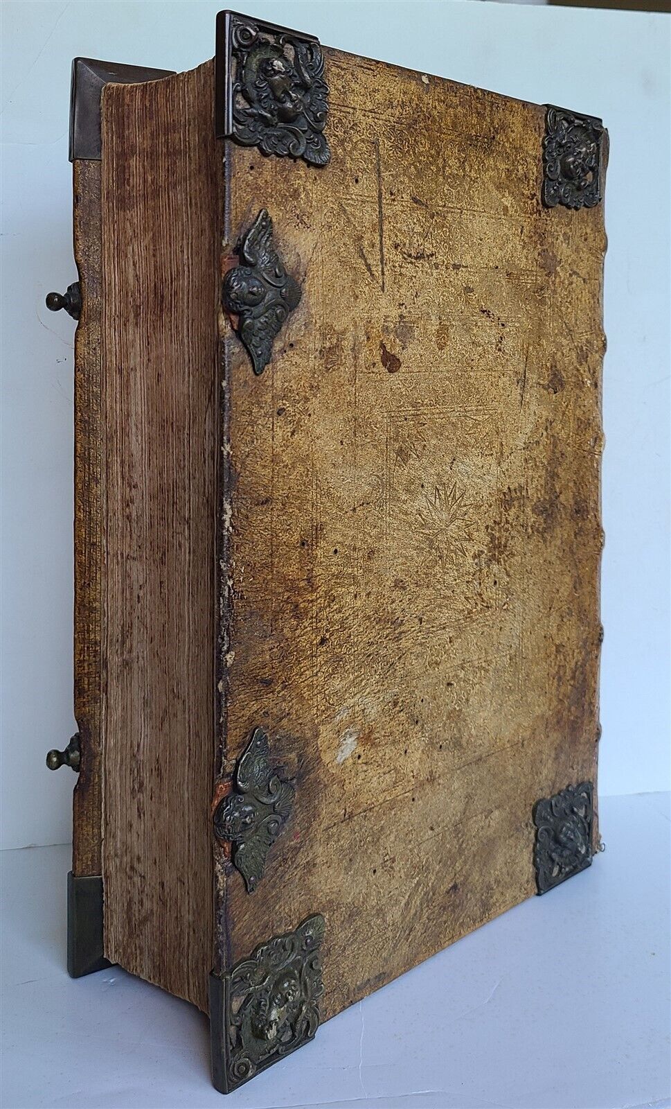 1763 BIBLE ILLUSTRATED IMPRESSIVE PIGSKIN FOLIO AMAZING BRONZE FITTINGS antique